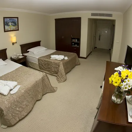 Hotel Tav Airport 4*