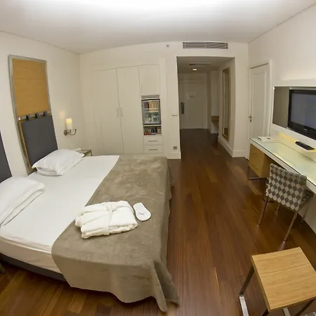 Hotel Tav Airport 4*